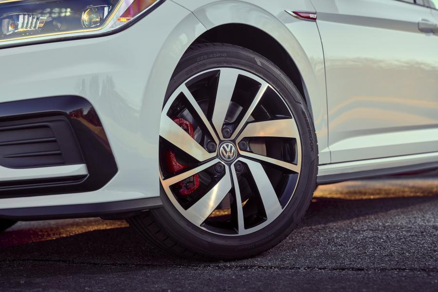 Колеса Volkswagen Jetta GLI Autobahn 2019 года  (NA) (фото 8 из 20)